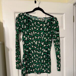 Diane von Furstenberg Silk Blend Animal Print Green Blouse. Size XS. EUC.